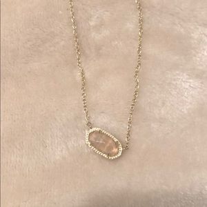 Kendra Scott Pendent!